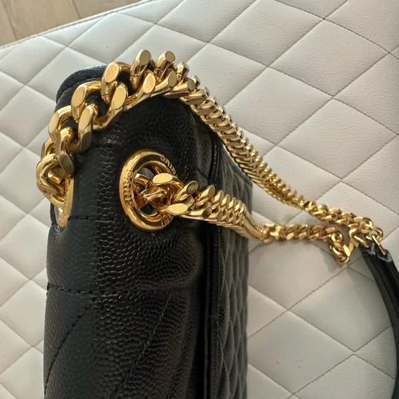 Authentic Saint Laurent Triquilt Medium YSL Shoulder Bag in Grained Leather. - Picture 8 of 13